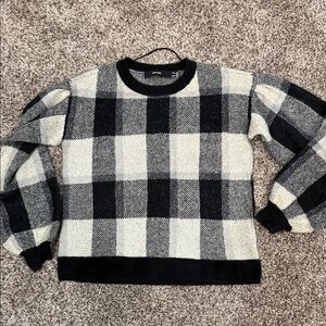 Vero Moda Black and Cream Plaid Sweater